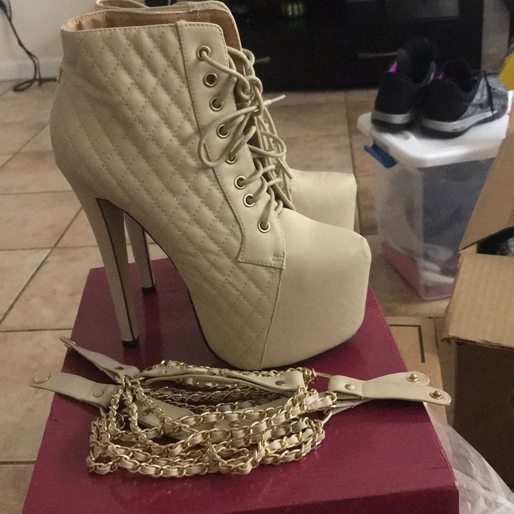 High heels - Picture 4 of 7
